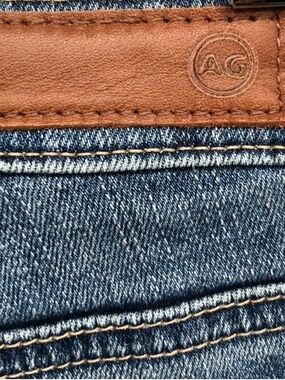 High rise vintage fit Two-Tone Blue Straight Jeans